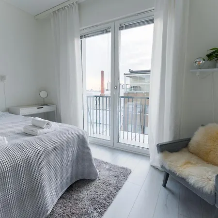 Compact High Quality Floor In Perfect Location