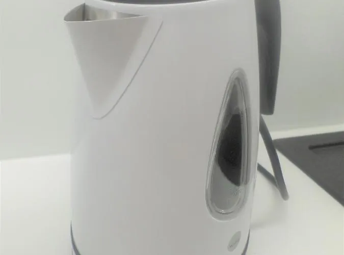 Compact High Quality Floor In Perfect Location